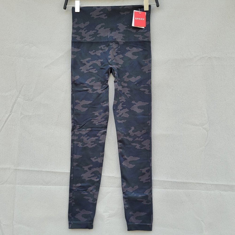 SPANX look at me now leggings black camo size medium 6-8 women